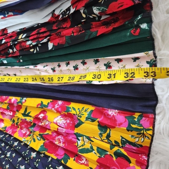 Anthropologie mixed print floral pleated boho elegant midi satin silk skirt - Picture 7 of 12